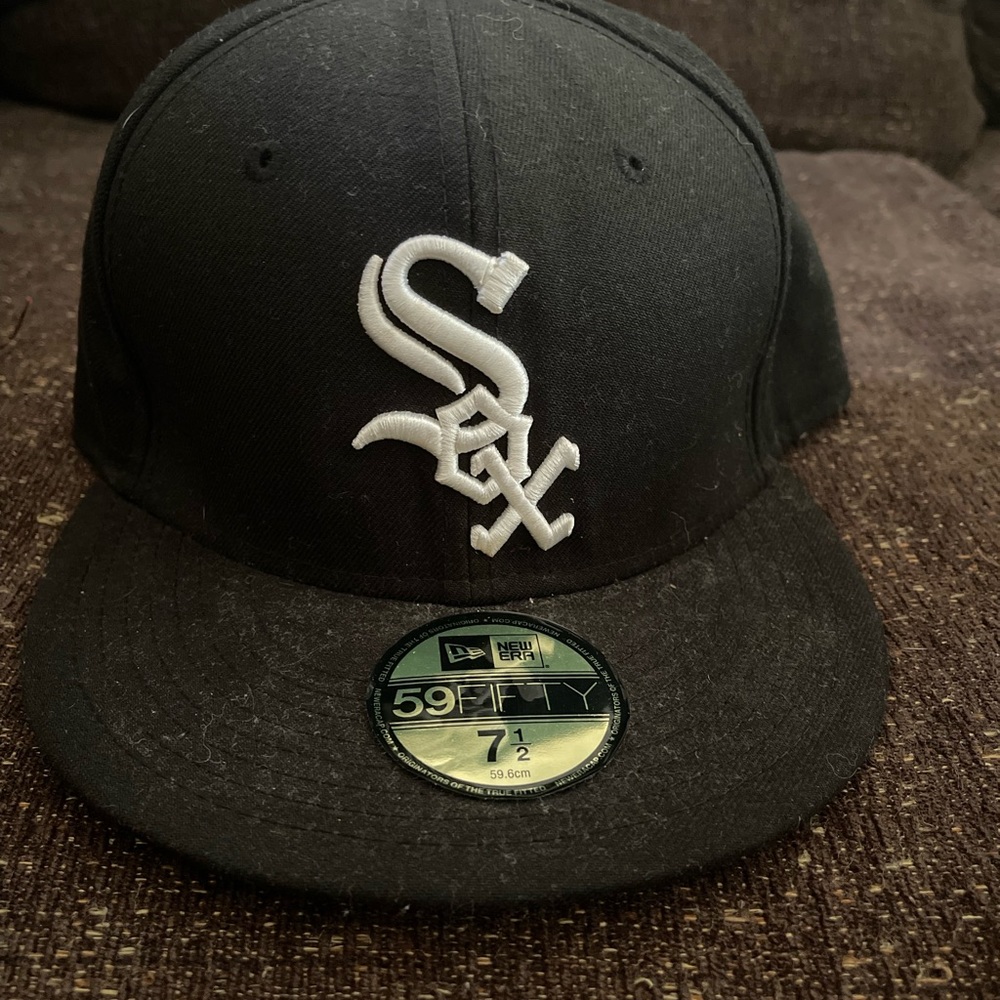 SNAPBACK HAT LIKE NEW